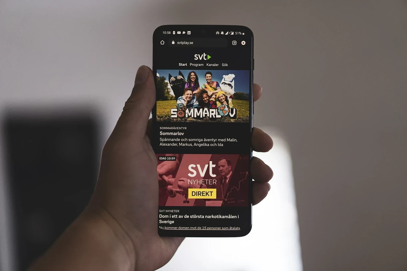 如何在澳大利亚观看 SVT Play  如果您身在澳大利亚，想要观看 SVT Play，以下是一些简单的步骤：  1. **选择一个 VPN** 
 SVT Play 仅在瑞典境内可用，因此您需要一个能将您的网络位置更改为瑞典的 VPN。确保选择一个可靠的服务。  2. **安装和设置 VPN** 
 下载您选择的 VPN 应用程序，并按照说明进行安装和设置。连接到瑞典的服务器。  3. **访问 SVT Play 网站或应用** 
 一旦 VPN 连接成功，打开您喜欢的浏览器，访问 SVT Play 的官方网站（svtplay.se）或下载SVT Play 应用（如适用）。  4. **创建账号（如需要）** 
 在某些情况下，您可能需要创建一个 SVT Play 账号才能观看内容。按照指示进行注册。  5. **开始观看** 
 现在，你就可以在澳大利亚观看 SVT Play 上的节目了！尽情享受。  请注意，在使用 VPN 时，要遵守相关法律法规。